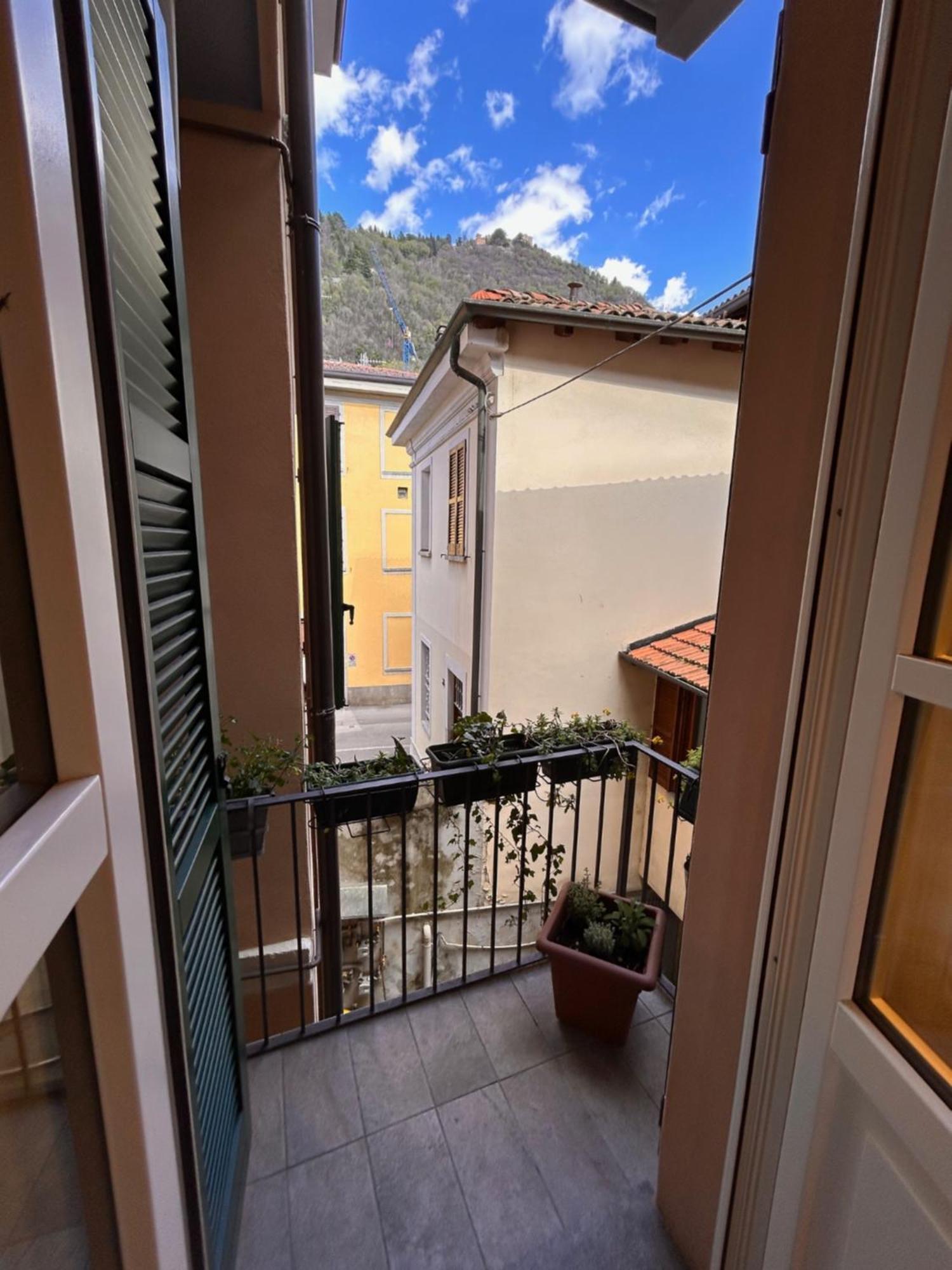 Casa Vacanze Viacoloniola37 Como Bagian luar foto